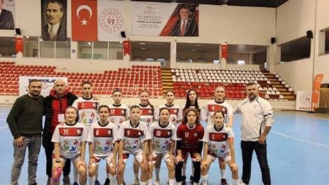 Kız Futsal Takımımız Başarıda Hız Kesmeden Devam Ediyor!